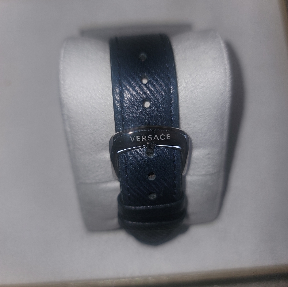 VERSACE WATCH... - Picture 6 of 11